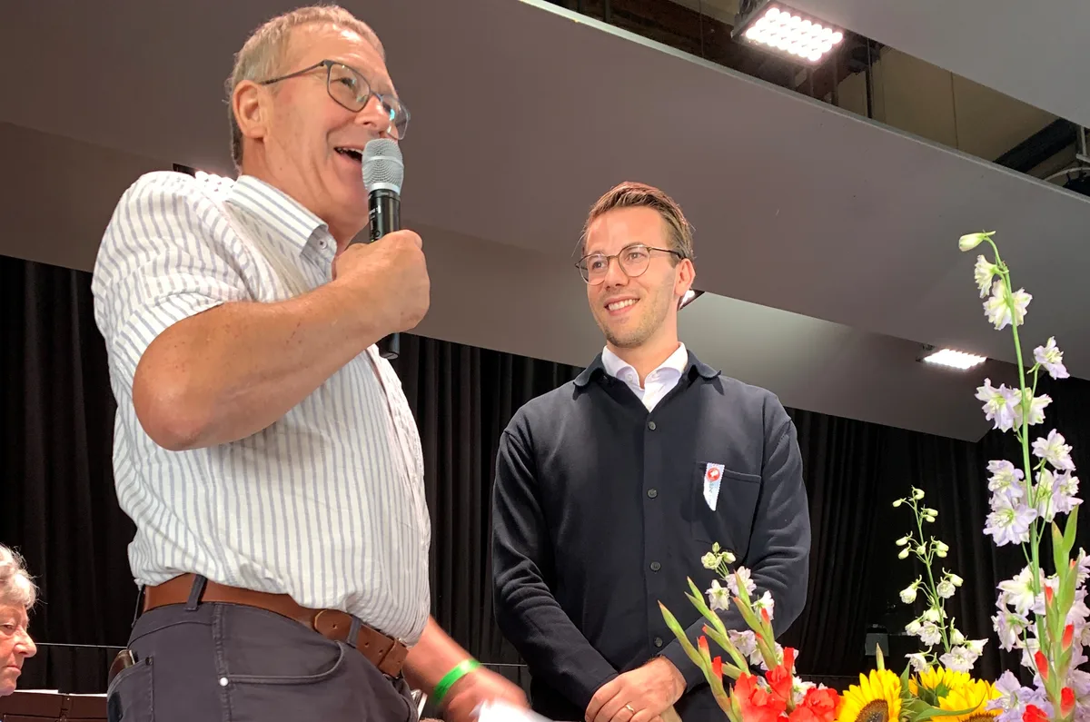 FDP-Nationalrat Andri Silberschmidt (rechts) und Walds Gemeindepräsident Ernst Kocher (SVP) im Schwert-Saal. .